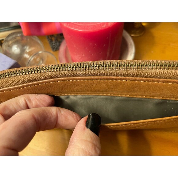 Lucky Brand Zip-around Leather Wallet Camel Color Cardholder Billfold - Picture 2 of 9